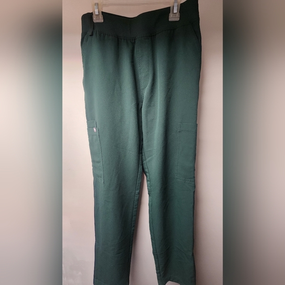 Figs Racing Green Scrub Set - Picture 2 of 3